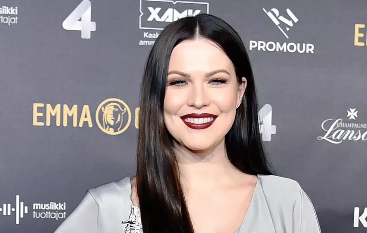 Jenni Vartiainen puoliso on Sami Salmenkivi jenni vartiainen puoliso